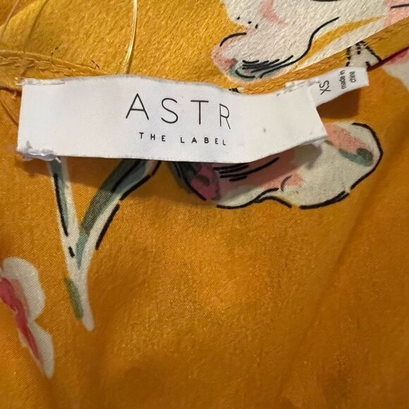 NWOT ASTR The Label Floral Satin Wrap Dress - Picture 6 of 8